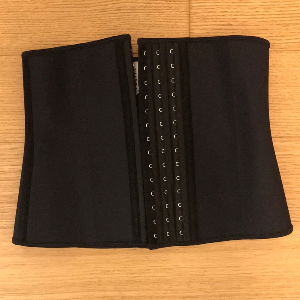 Waist trainer